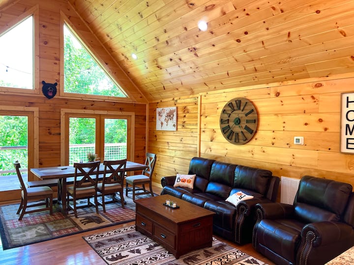 Spacious living room