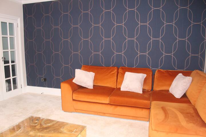 Beautiful And Spacious 3-bedroom Georgian Terrace - Canterbury
