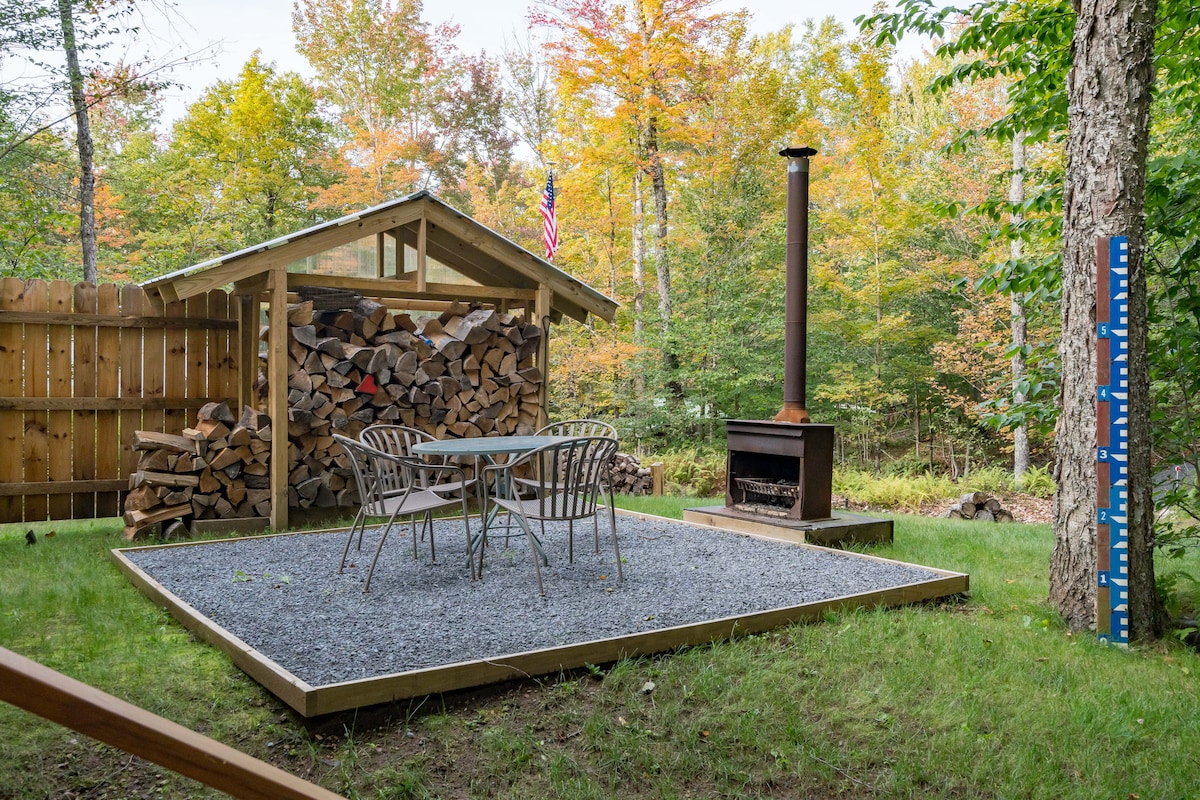 The Hay Wagon Cabin - Cabins for Rent in Brantingham, New York, United  States - Airbnb, image size:1200x800