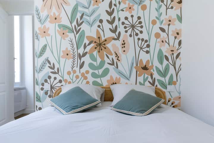 Поминете меки ноќи како хотел во спалната соба со брачен кревет (широк 160 см) и душек со многу добар квалитет.
