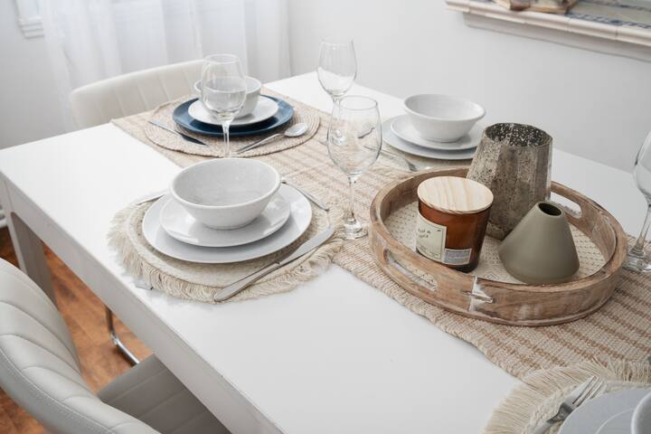 Beautiful 3 Bedroom Apartment – Downtown Montreal gallery image 3