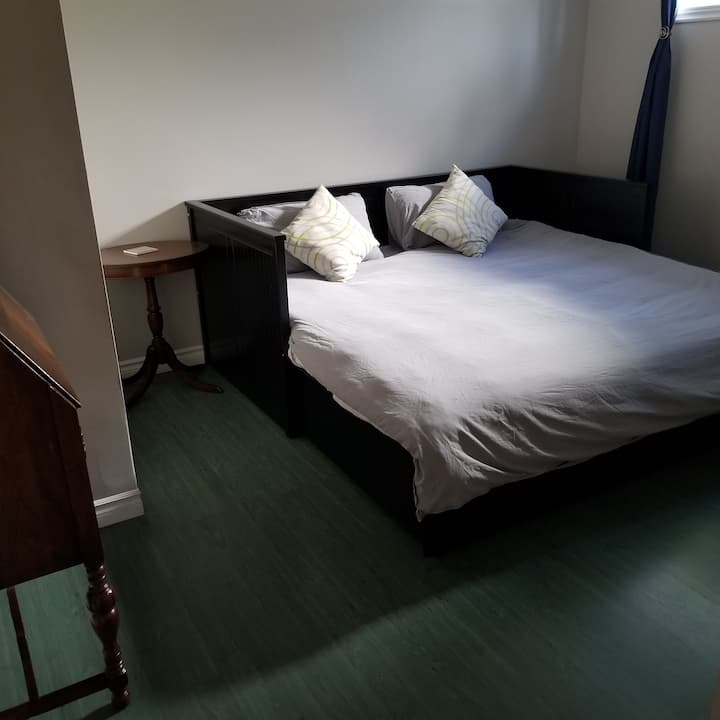 chumba cha kulala cha chini