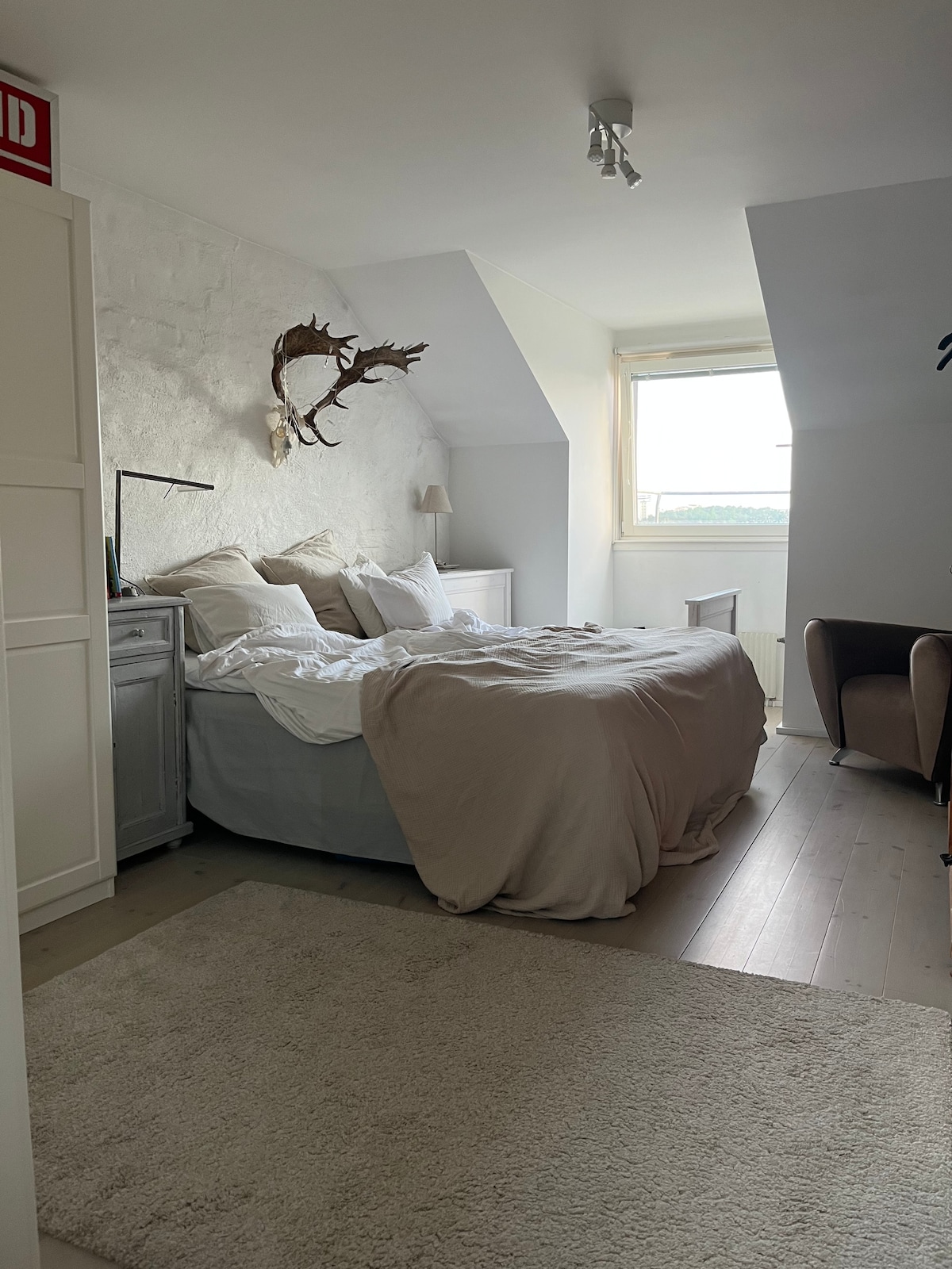 Chumba cha kwanza cha kulala