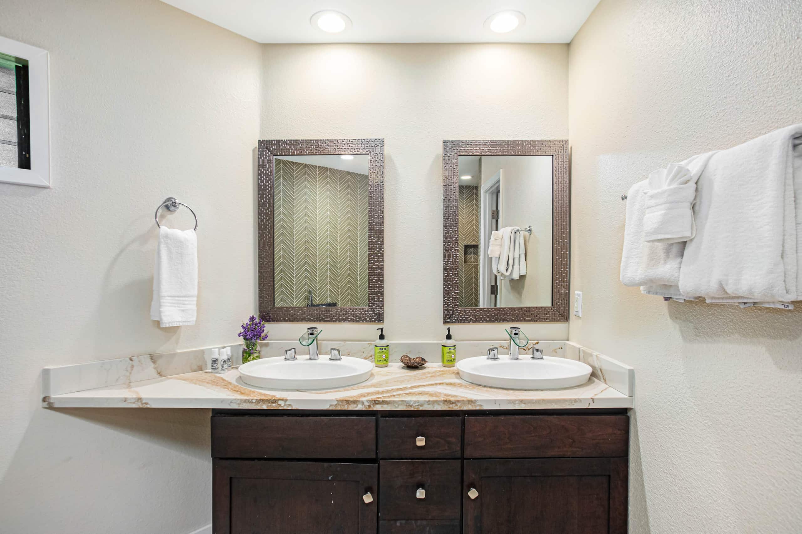 Condo in Princeville · ★4.97 · 2 bedrooms · 2 beds · 2 baths - Image 29