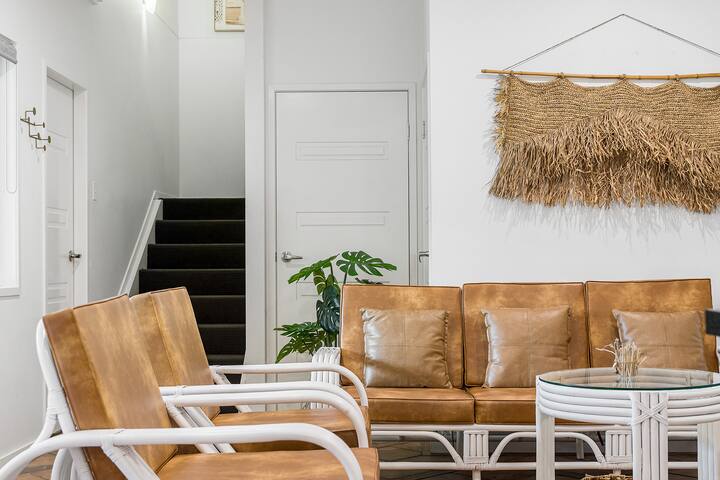 Azur Villa Complex in the Heart of Byron Sleeps 24 gallery image 3