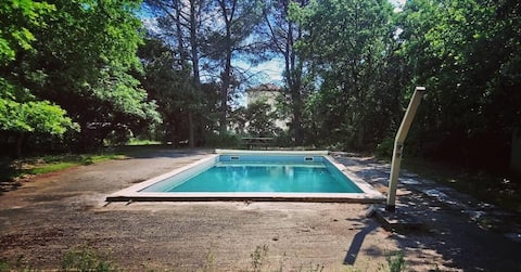 Villa with swimming pool (10 persons)
