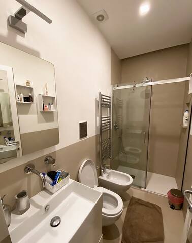 NEW! Intero alloggio sito in Via Santa Lucia gallery image 4