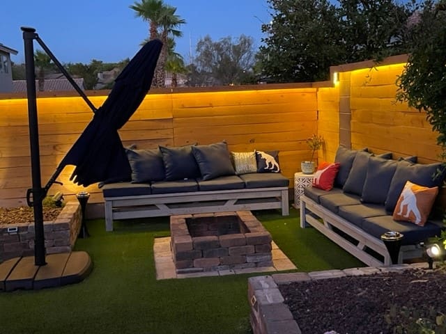 Large Vegas 5 Bedroom Home w/ Pool! gallery image 3