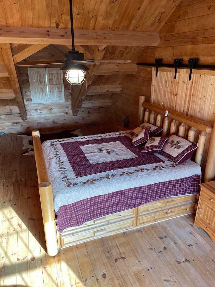 King Bed Master Bedroom Upstairs with Chaise