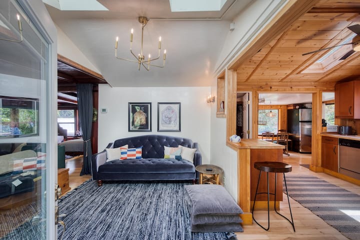 Cottage With Hot Tub And Creek - Johnsons Beach, Guerneville
