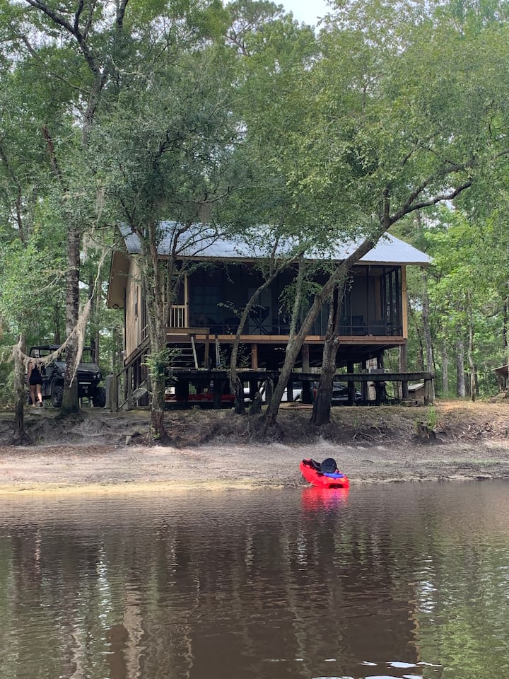 Tranquil river getaway cottage. Cottages for Rent in Nahunta,