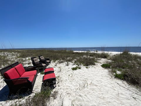 Direct Beachfront 3/2 Home. Cheerful and Bright