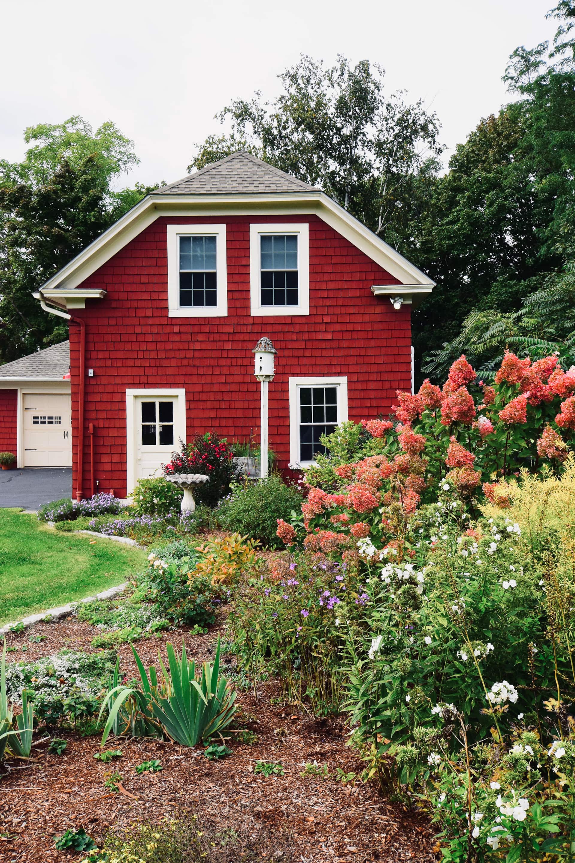 The Garden Loft - A Charming New England Stay