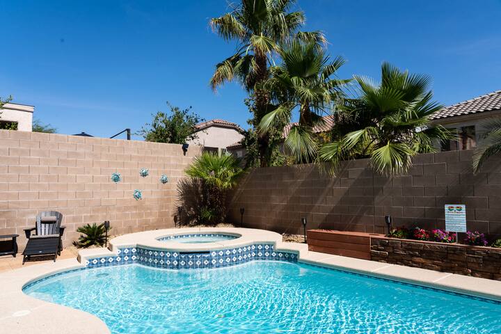 SUPER Clean Vegas area with HEATed salt pool &*EV*
