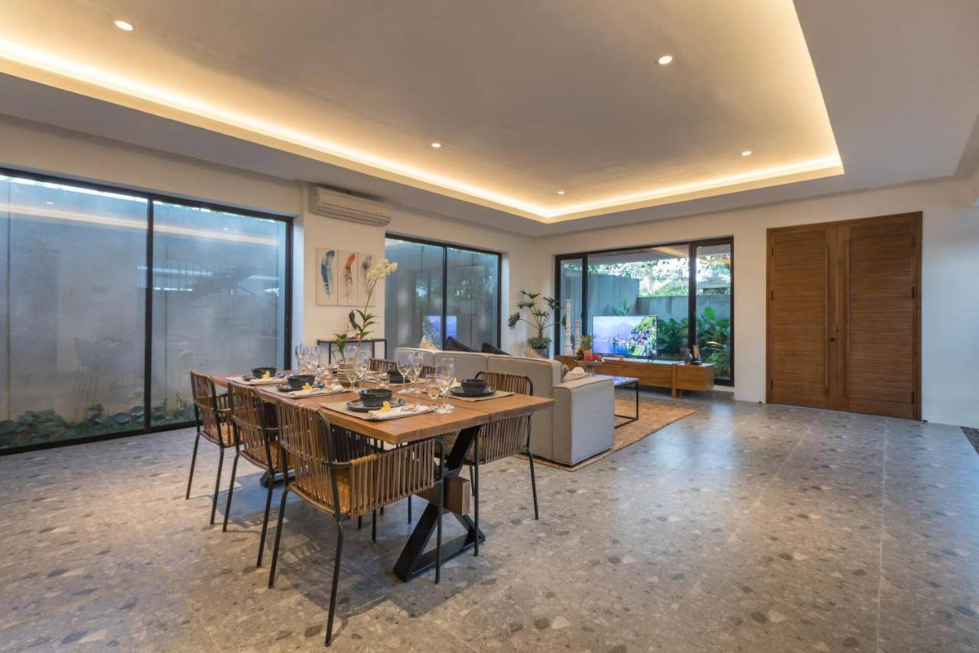 Superb Modern Haven 4 Bedroom Private Villa in Canggu 2
