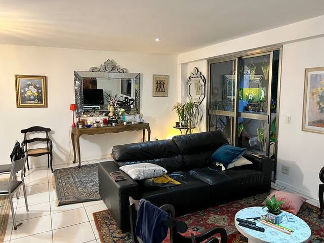 Luxury ap, pool, sauna, gym. gallery image 3