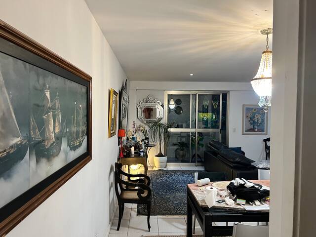 Luxury ap, pool, sauna, gym. gallery image 2