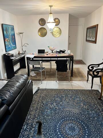 Luxury ap, pool, sauna, gym. gallery image 4