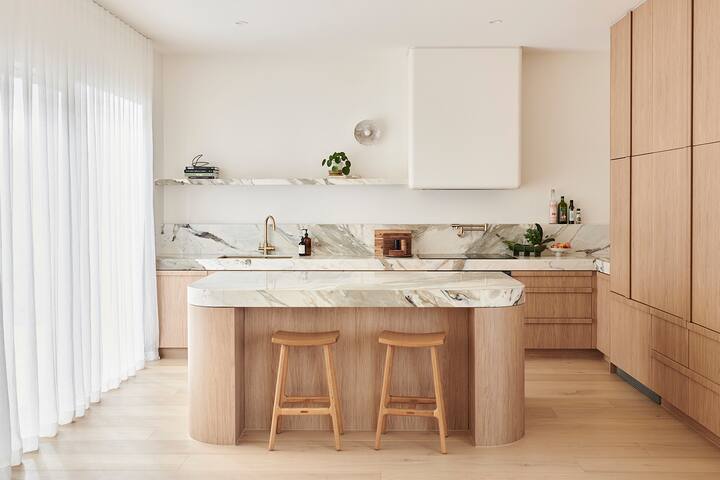 Stylish Coastal Retreat Near Beach & Hot Springs gallery image 2