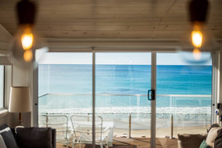 ‘Just Relax &’ – Boat Harbour Beachfront home