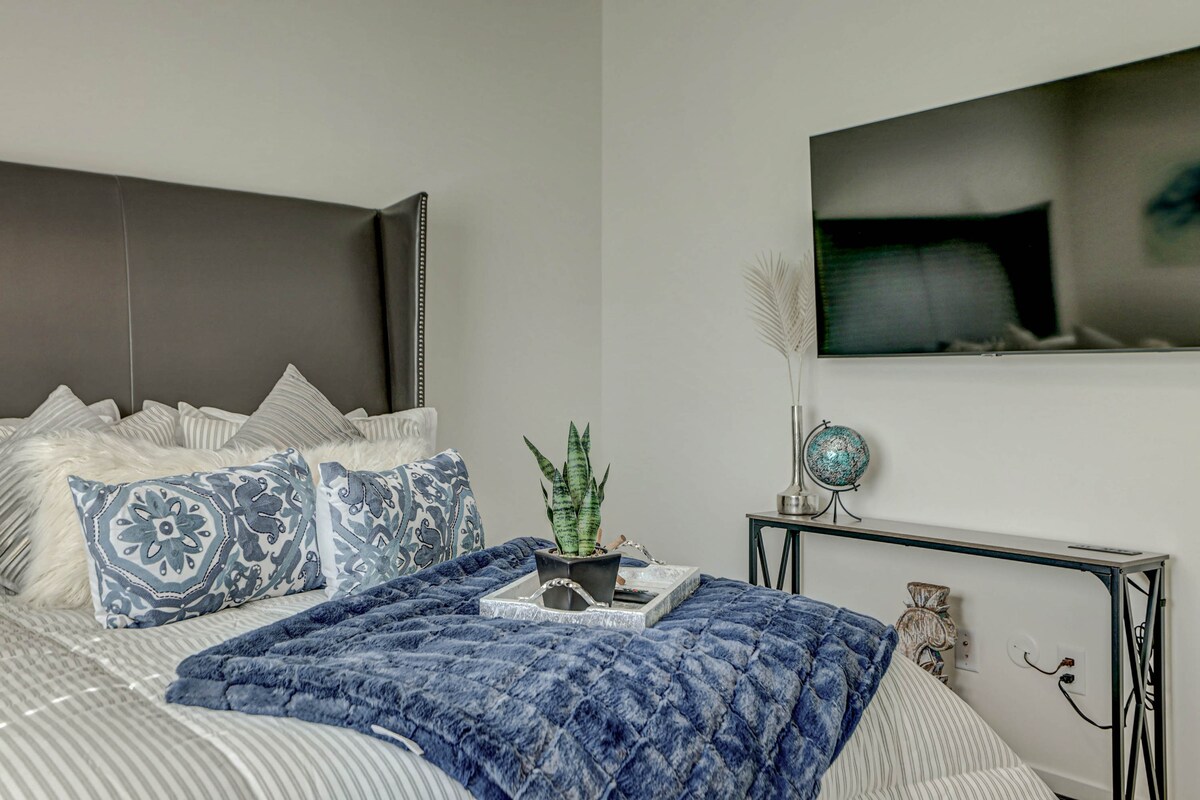 The 55" Samsung TV is on a Swivel Mount