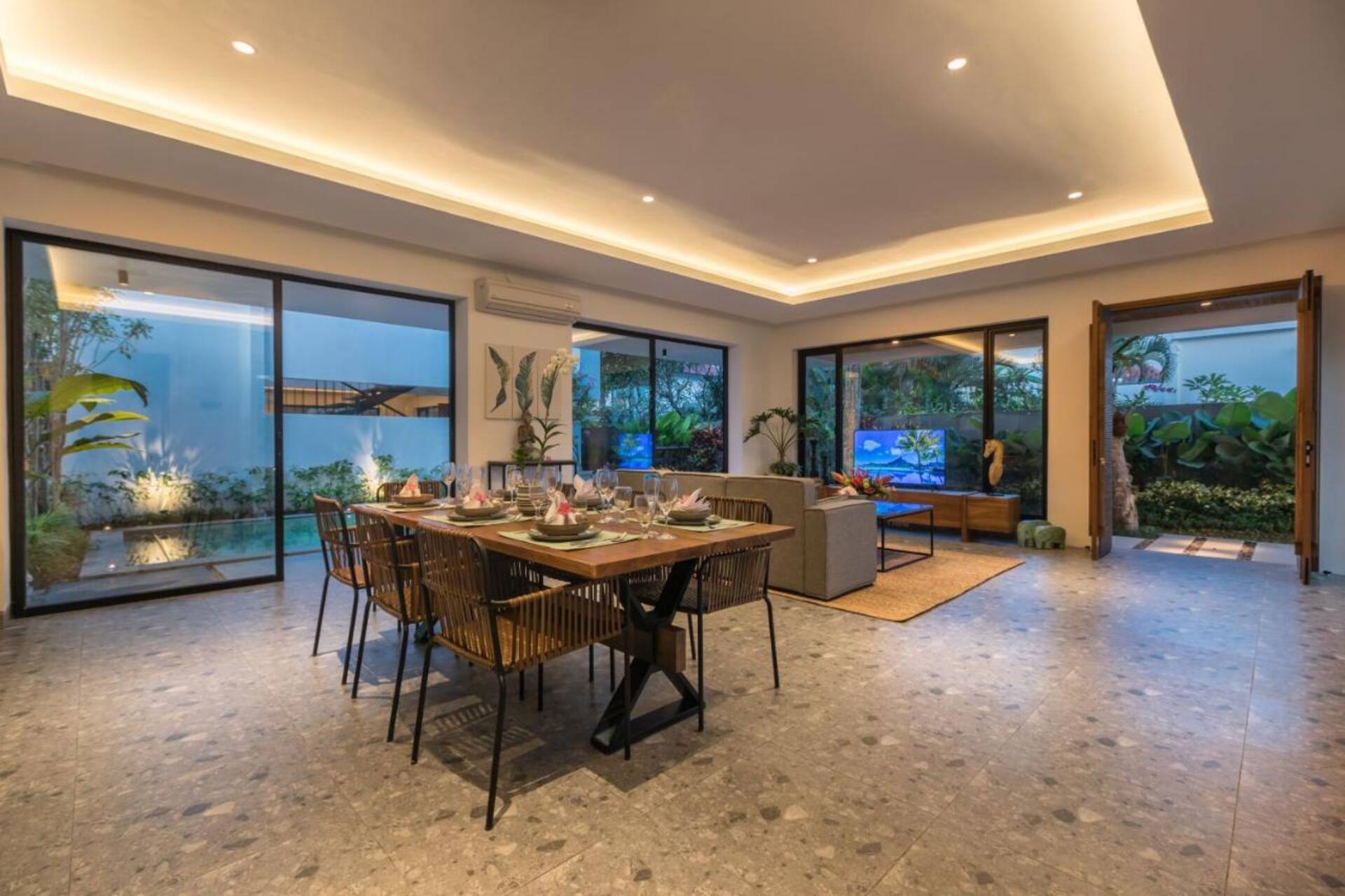 Grand Modern Sanctuary 5 Bedroom Private Villa in Canggu 3