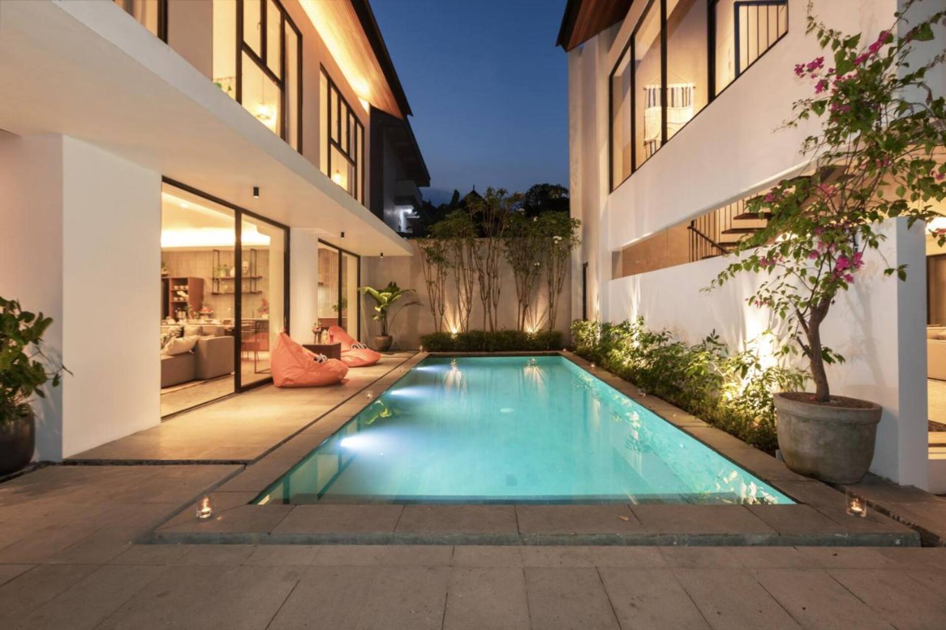 Superb Modern Estate 6 Bedroom Private Villa in Canggu 3