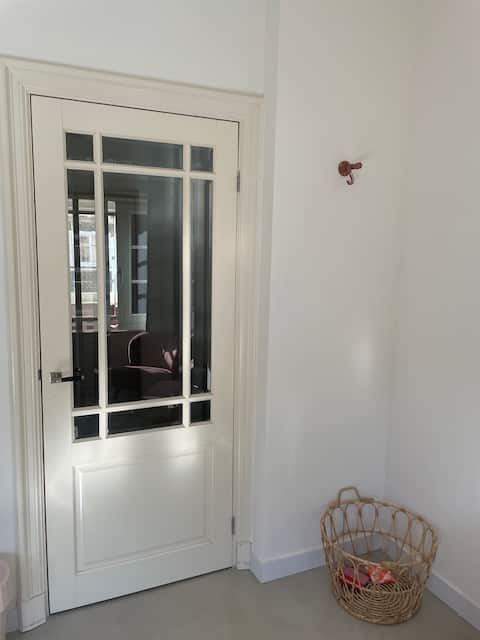 Successful Airbnb property: Lovely new room in Landlust Zuid