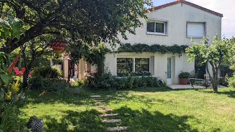 Spacious house with quiet garden