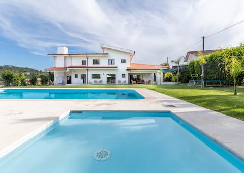 «Casa141» Family home/pool/garden/peace/confort.