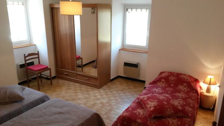 Chumba cha kulala 3 Single 90cm