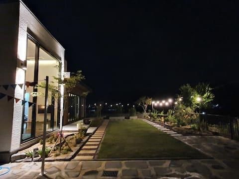 Full use of the private house [Kkotdeuldo]