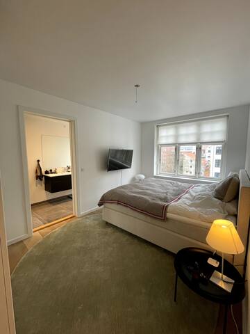 Highly Reduced 2 Bedroom Apartment in City Center gallery image 5