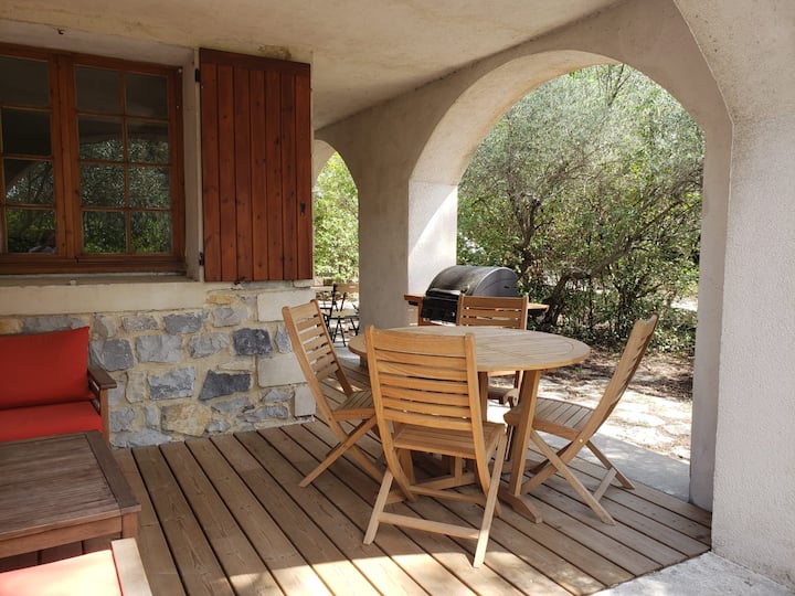 Appartement Climatisé De 65 M² En Rez De Jardin - Nîmes