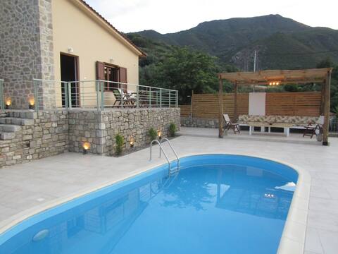 Retro accommodation, pool, sea view