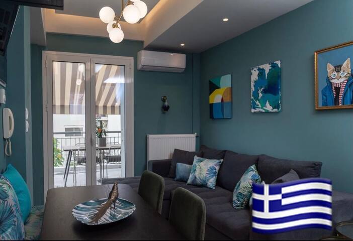 Comfy & Stylish Apartment in the Center of Athens! gallery image 3