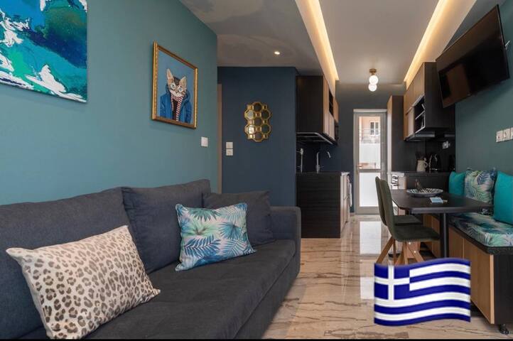 Comfy & Stylish Apartment in the Center of Athens! gallery image 5