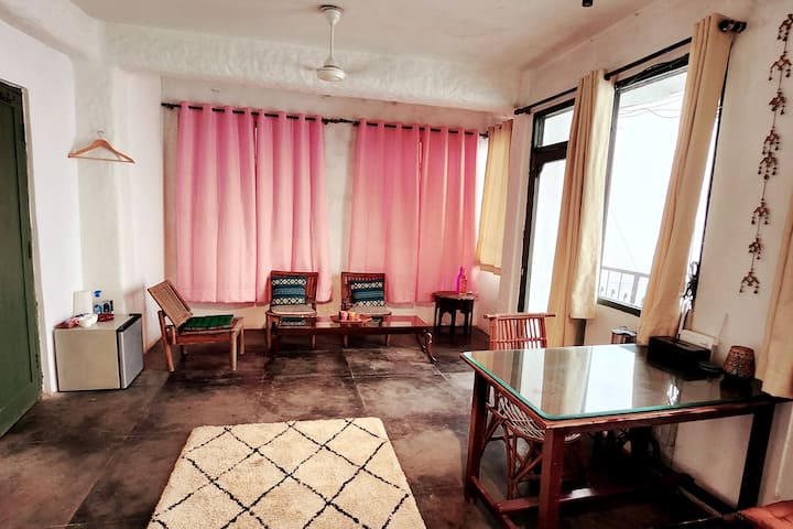 East Wing At Bímil / East - Dharamshala