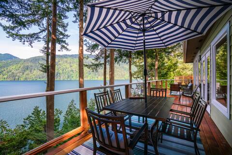 Stunning Lake Whatcom Home - Epic Views and AC