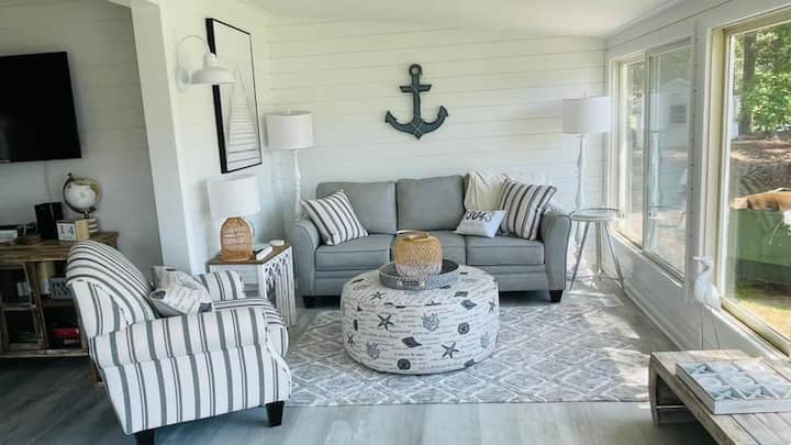Waterfront Retreat | Dock | Bay Views | Kayaks - Deltaville, VA