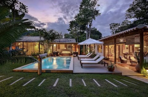 Top Airbnb: Villa Begonia - Paradise in the heart of Trancoso! em Ilhéus Itabuna