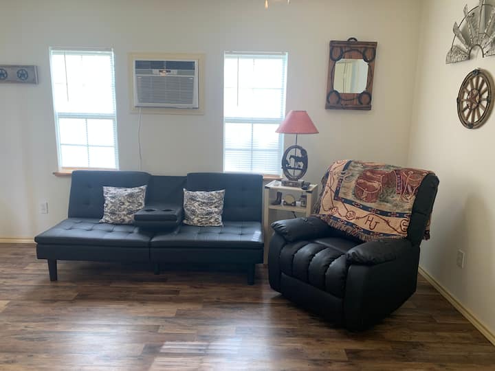 Gammons Getaway Farm stays for Rent in Edgewood, Texas, United States