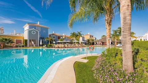 Cortijo Del Mar , apartment in Estepona