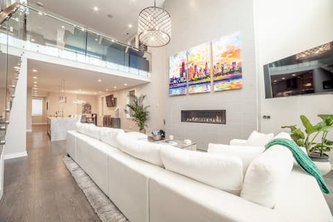 Extravagant Old Town Home w/ Sauna, Rooftop Lounge