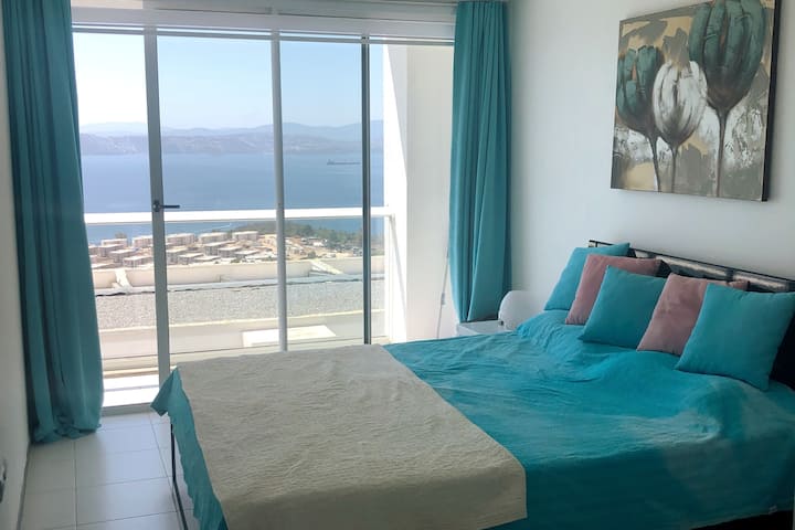 Main bedroom with a full sea view