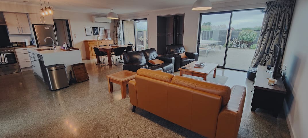 Jade & Carla managed Airbnb listing 2