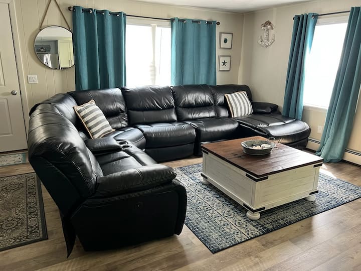 New! Reel Vacation 3min To Scarborough Beach - Narragansett, RI