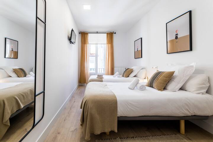 Getaria Suite: 2 min from La Concha Beach gallery image 2