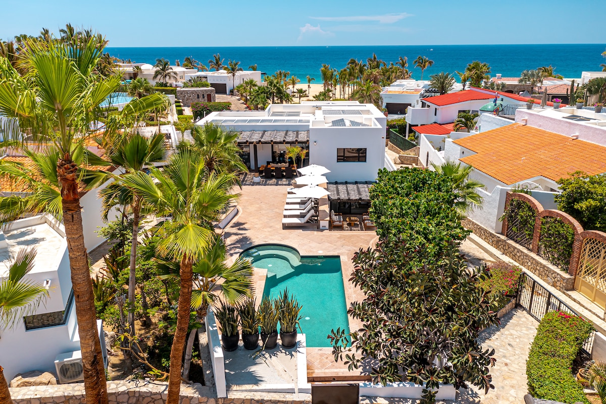 Steps to Beach: 4BR Luxe Villa+Pool+Maid+Concierge