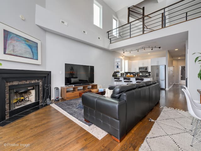 Two Level Penthouse w/ Private Rooftop!